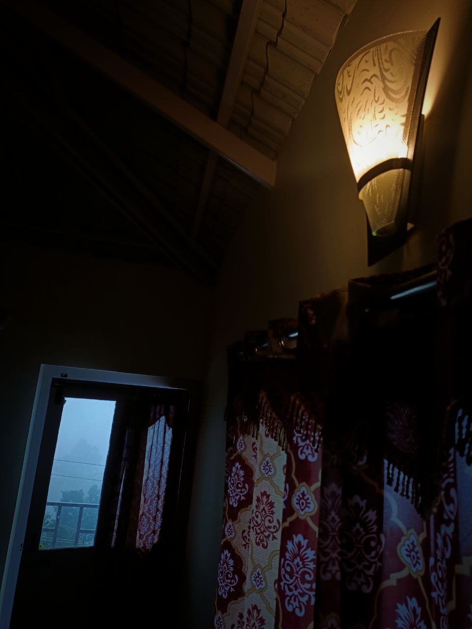 Cozy 2 BHK cottage surrounded by Vattakanal's misty forests